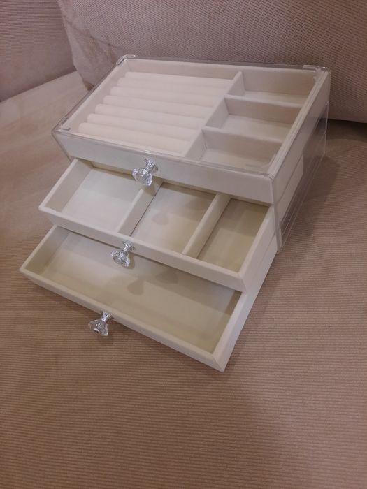 Кутия за бижута 3- етажна