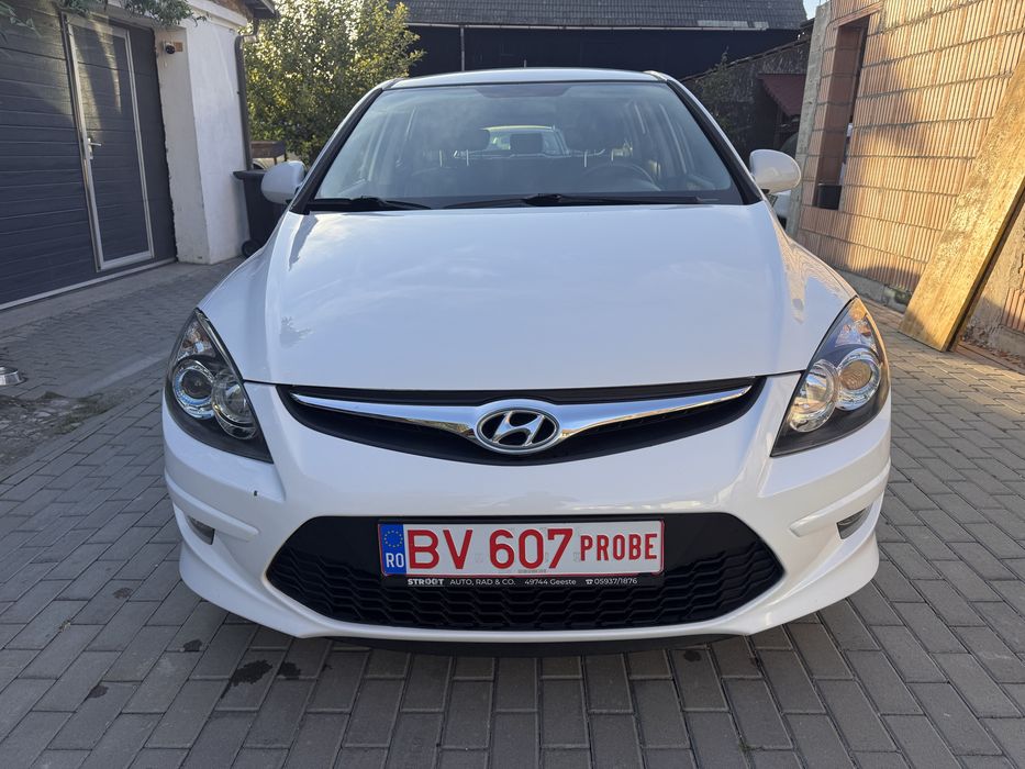 HYUNDAI i30 2011 — imagine 2