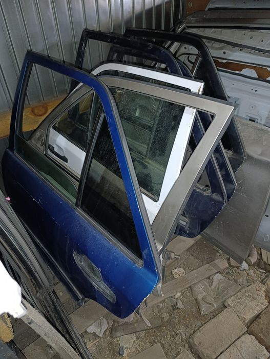 Дверь на Мерседес W 124 W 201(190)