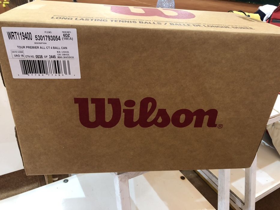 Bax, cutii mingi de tenis Wilson Tour Premier, noi, presurizate!
