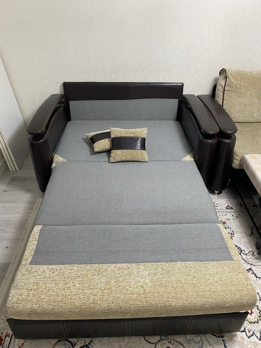 Продам обе дивана в хорошем состоянии