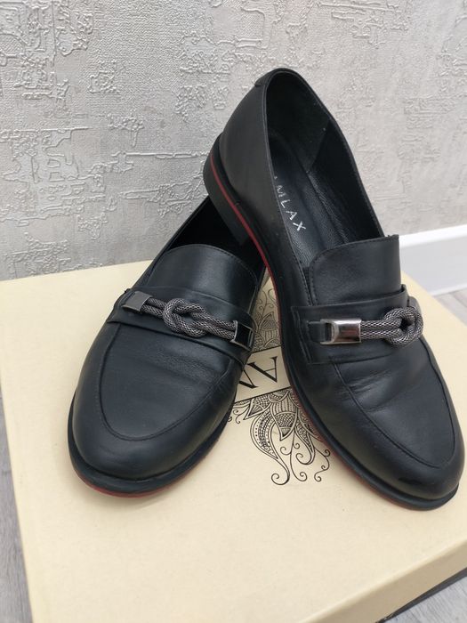 Продам кожаные лоферы