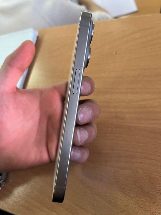 iPhone 15 pro 128 gb