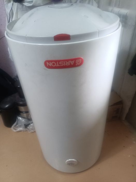 Ariston 100 л водонагреватель