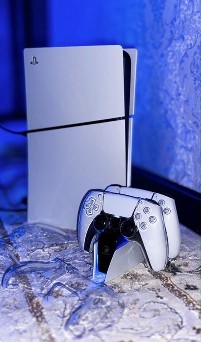 Продаю PS5 (не Slim), оригинал.