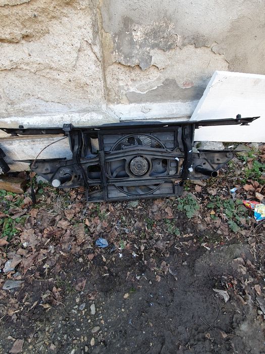 Vând Piese BMW E38 1998 750i casetă direcție radiatoare chedere crem e