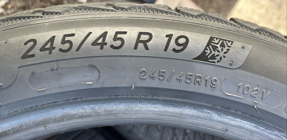 2бр 245/45/19 на 6,4мм с 18дот