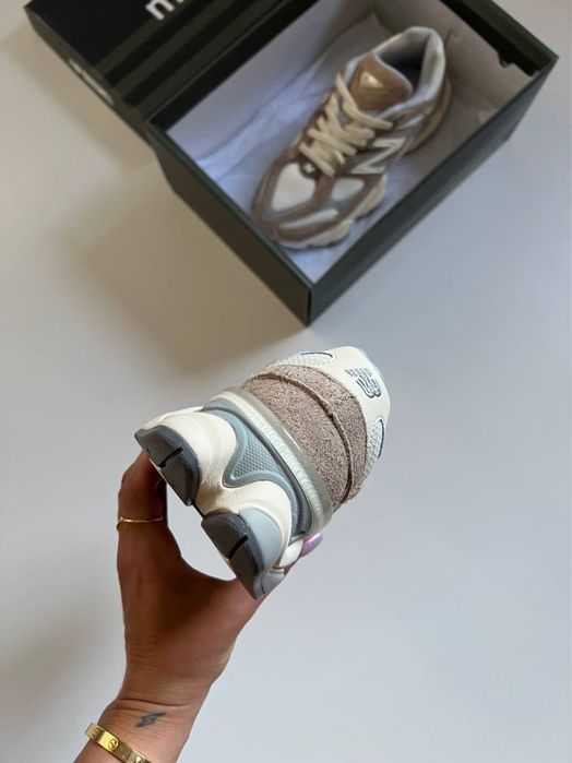 New Balance 9060 - Driftwood