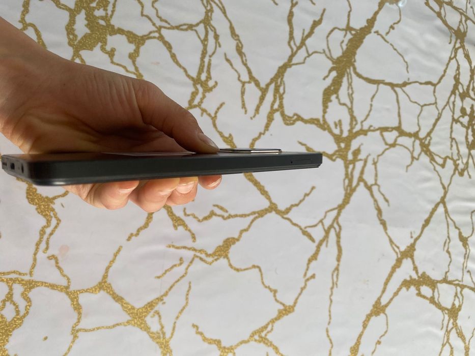 Обменяю хонор х6б в идеале