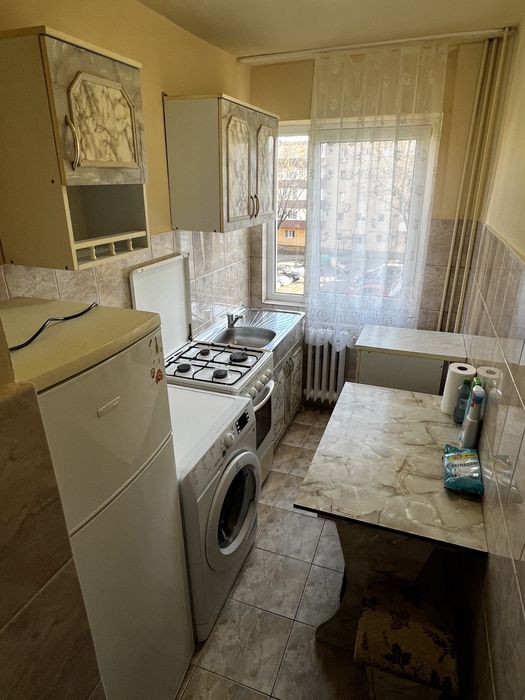 INCHIRIEZ APARTAMENT  1 CAMERA str. Liviu Revreanu 2/4