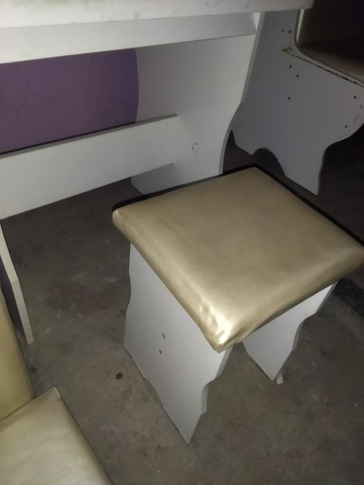 Мебель кухня диваны столы табуретки