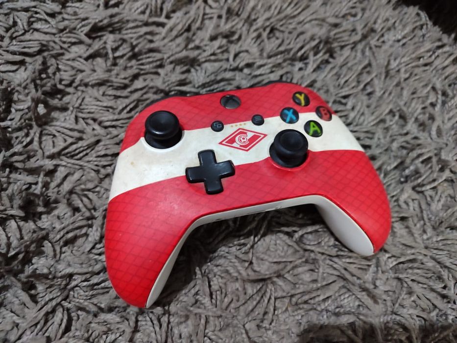 Xbox one s 1TB б/у