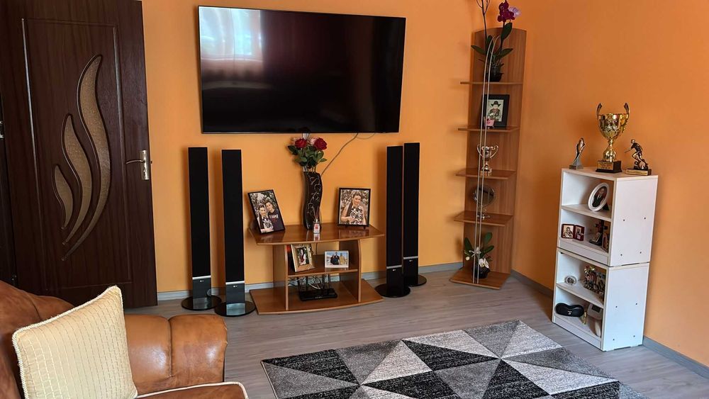 Apartament cu 3 camere