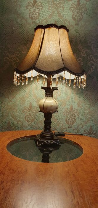 Настольный светильник