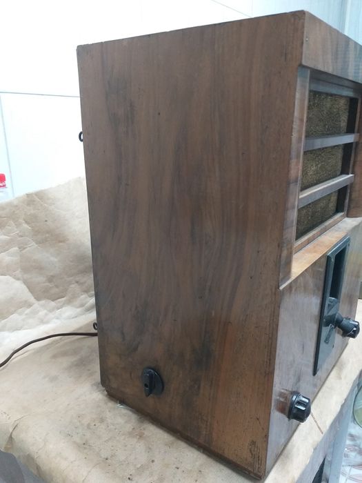 Radio vechi de 92 de ani, funcțional