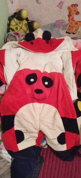 Продаются  детские комбинезоны на девочку