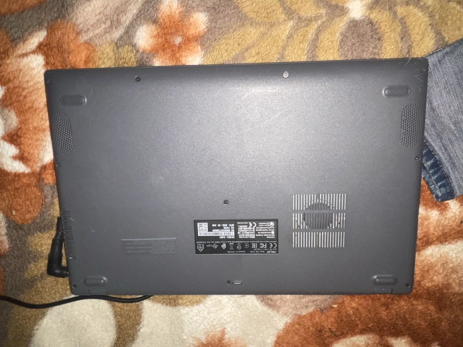 Se vinde laptop ASUS