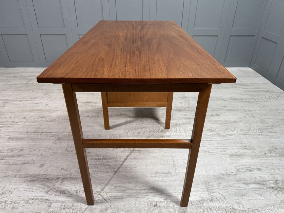 Винтидж, скандинавско бюро К059