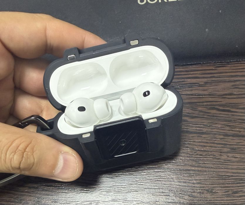 Apple Airpods Pro 3 original + чехол от spigen