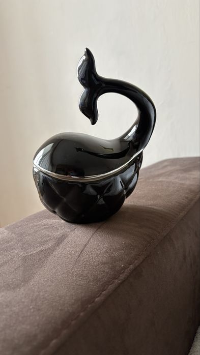 Делфин порцеланова бонбониера