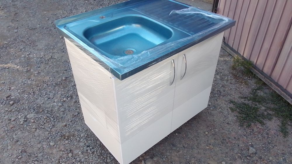 Мойка с тумбой .