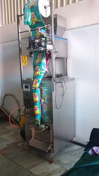 Chips va suxarik qadoqlash apparati .