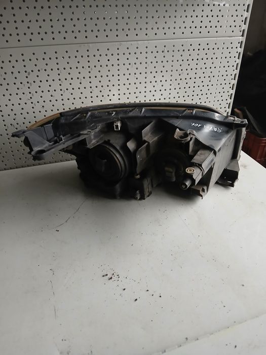 Ляв фар Toyota Rav4 2010