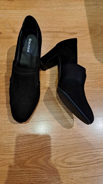 Нови дамски обувки