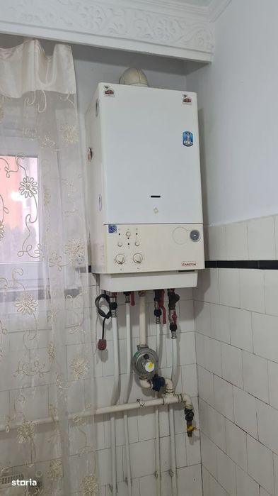Apartament cu 2 camere de vânzare în Curtea de Argeș.
