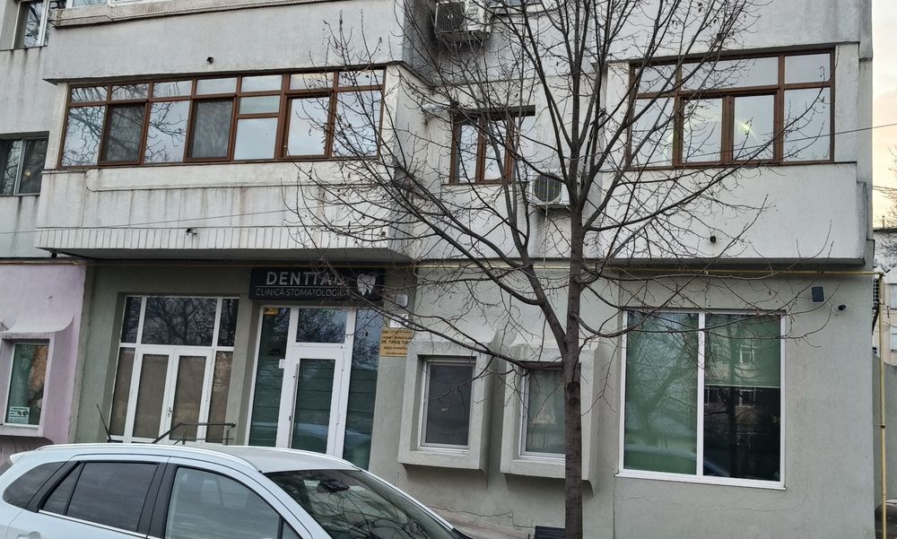 De închiriat apartament 3 camere