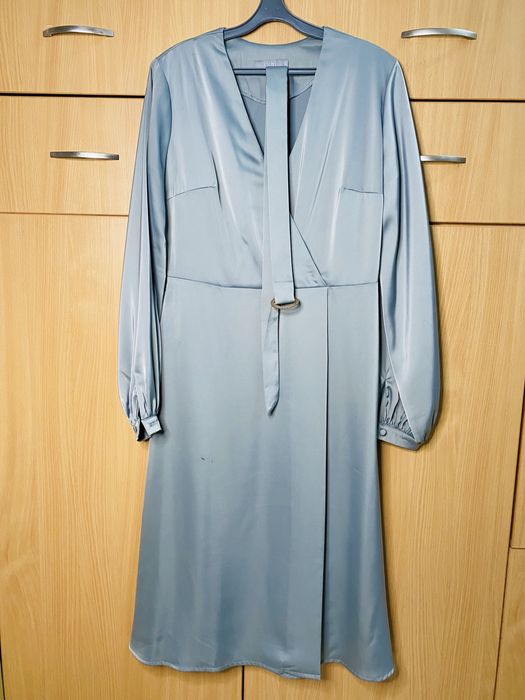 Продам б/у вечернее атласное платье.