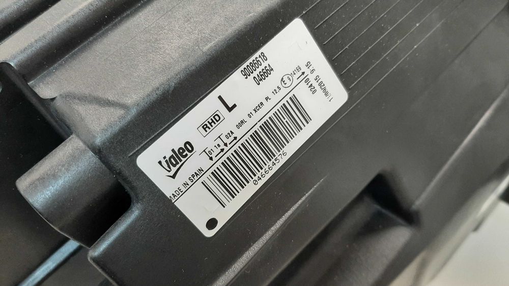 НОВ Сеат Толедо 4 лед ксенон ляв фар Seat Toledo 4 led far lyav lqv