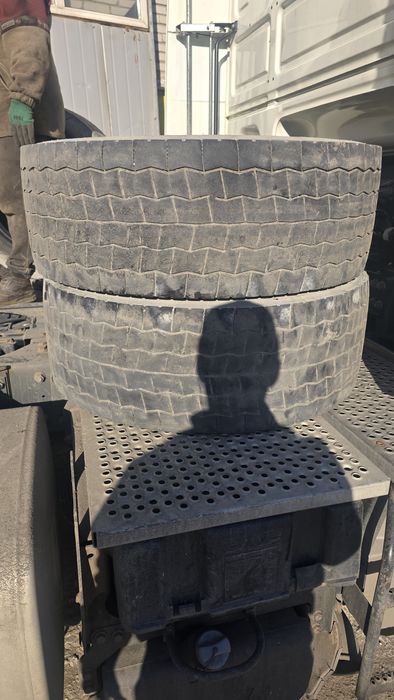 Грузовая авто шина