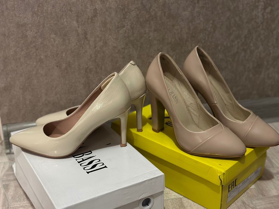 Продаю 2 пары отличных туфель