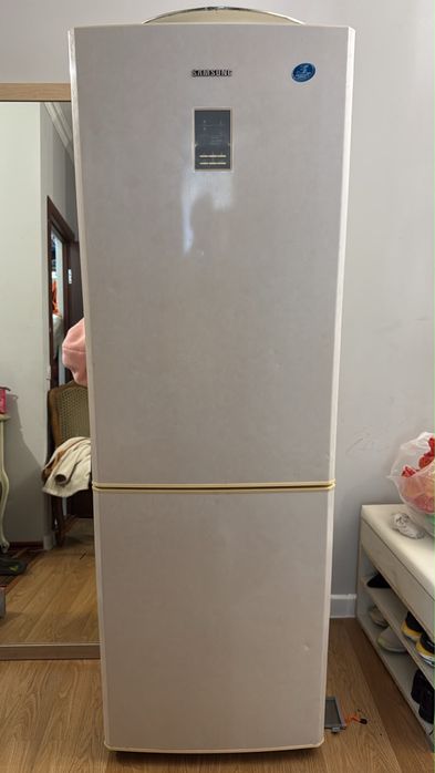 Холодильник SAMSUNG