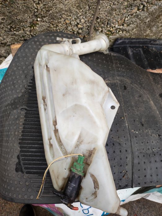 Казанче течност чистачки за Пежо-206