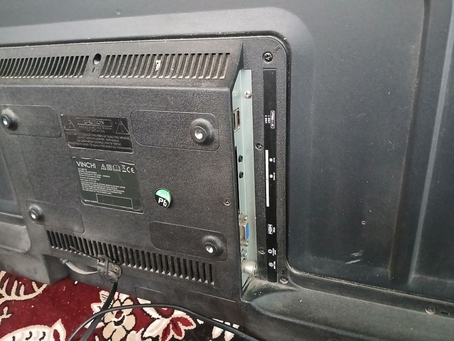 Vând televizor pentru piese