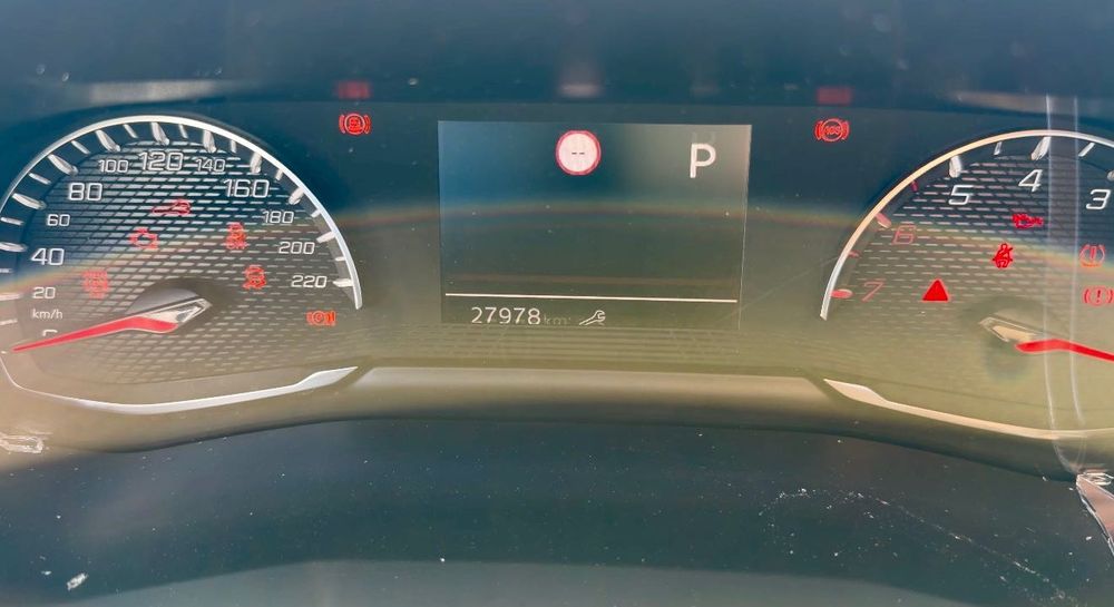 Peugeot 208 1.2 PureTech, двигател HNK, 101 кс., ск. Кутия 20GTBB