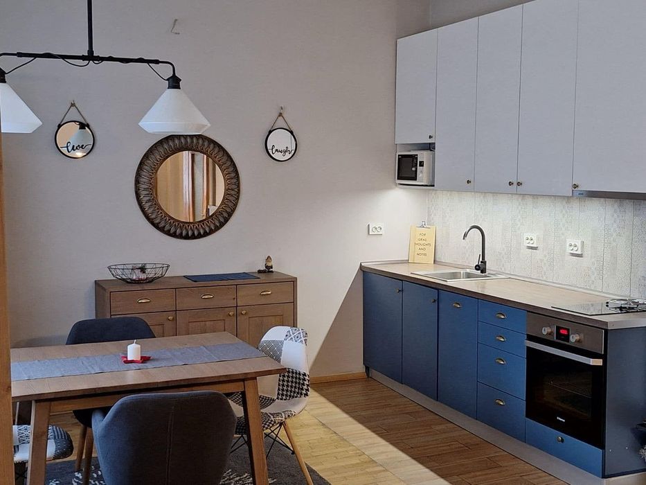 Тристаен апартамент под наем в ж.к. Лозенец, 2097236