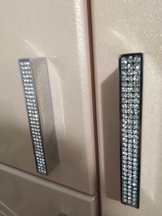 Отличная вместительная стенка