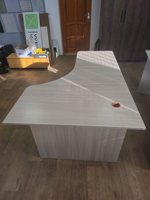 Продам компьютерный стол