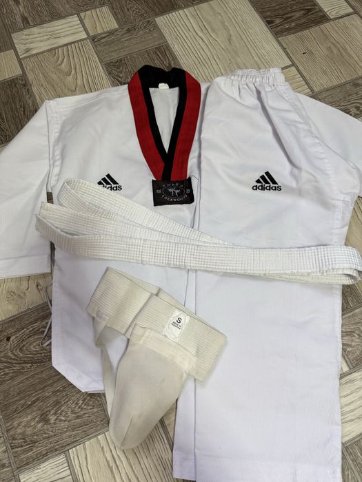 Форма для тхэквондо/таэквондо