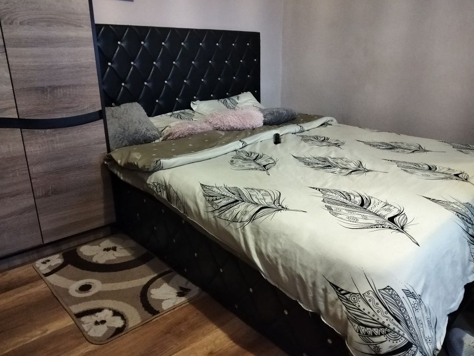 Vând pat matrimonial