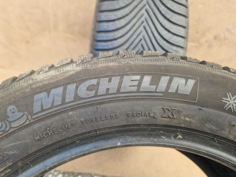 2 Michelin R17 225/55
Зимни гуми 
DOT5116