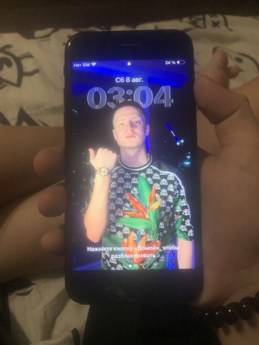 Продам айфон se2