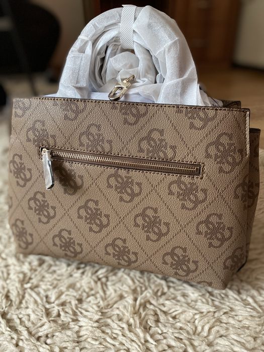 Дамска чанта Guess