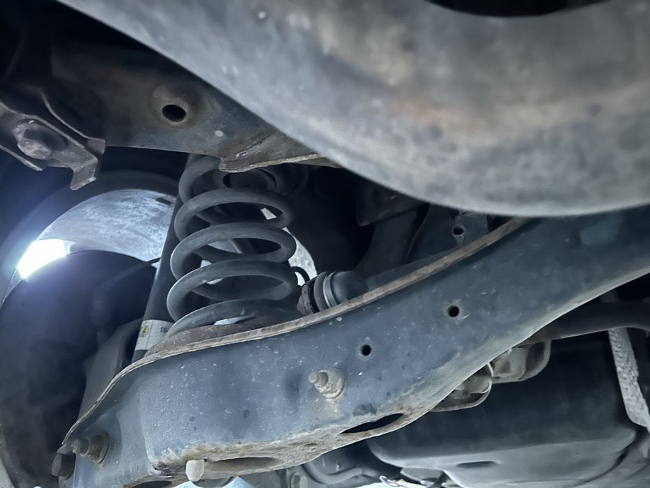 Arcuri stânga , dreapta spate Volkswagen Passat  B8 Alltrak 2017