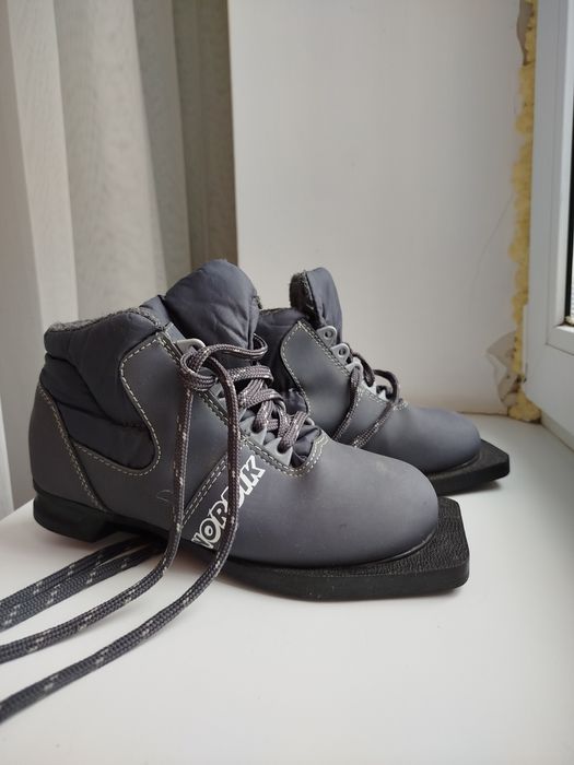 Лыжи и обувь для них