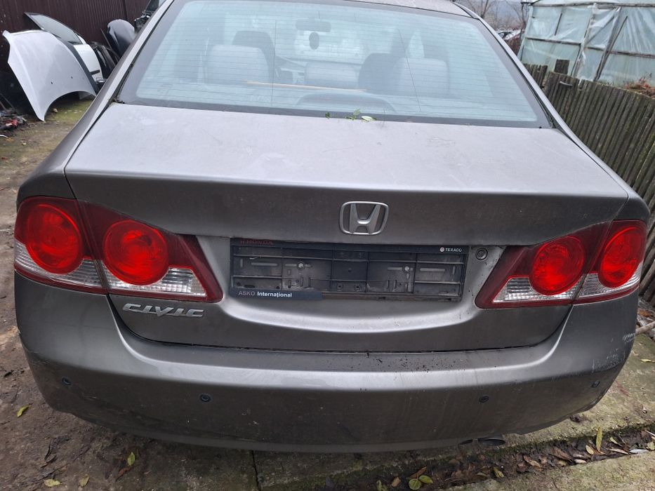 Dezmembrari Honda Civic sedane 1.8 benzina an  2008