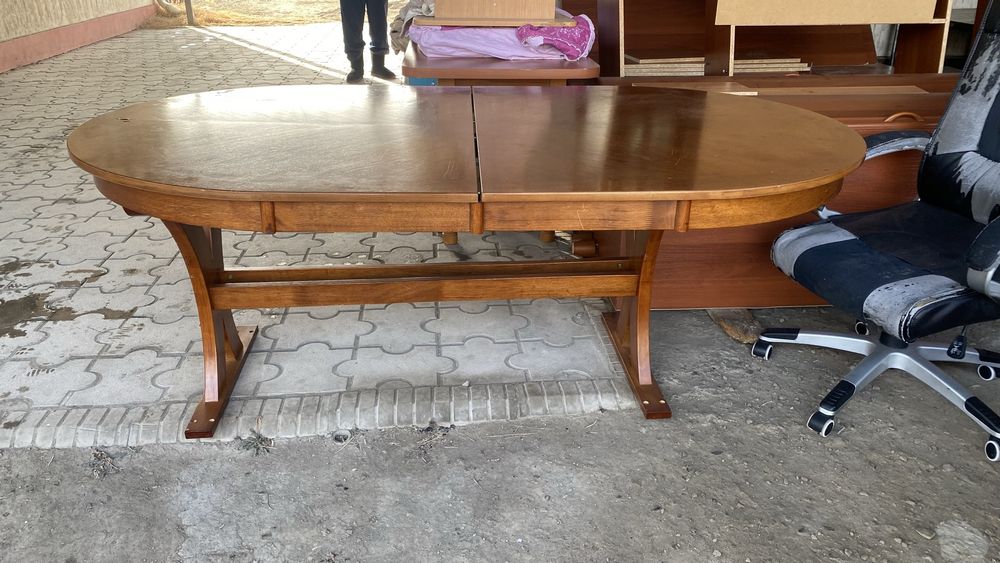 Стол и стулья 8 шт